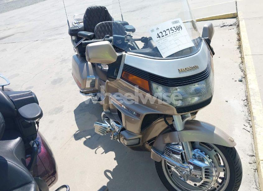 1988 Honda Gl1500 (VIN 1HFSC220XJA010111) main photo