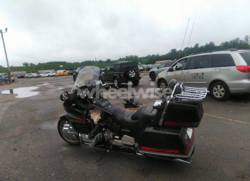 Photo 3 of 1998 Honda Gl1500 SE (VIN 1HFSC2231WA001993)