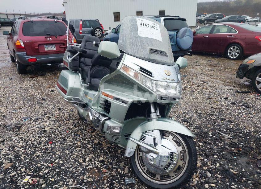 1999 Honda Gl1500 SE12 (VIN 1HFSC2235XA103606) main photo