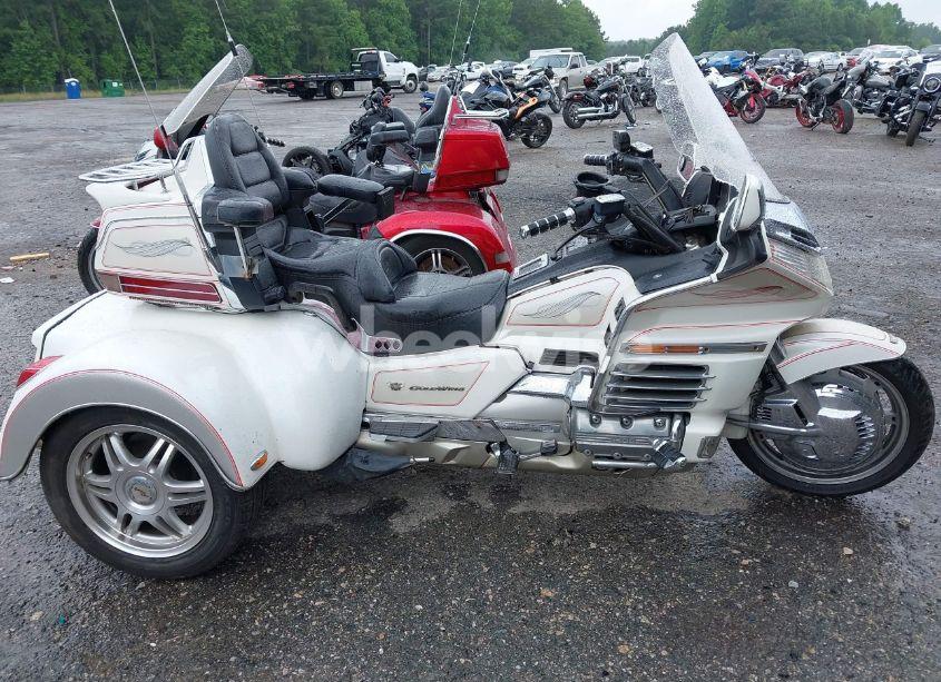 Photo 12 of 1998 Honda Gl1500 SE (VIN 1HFSC2237WA001805)