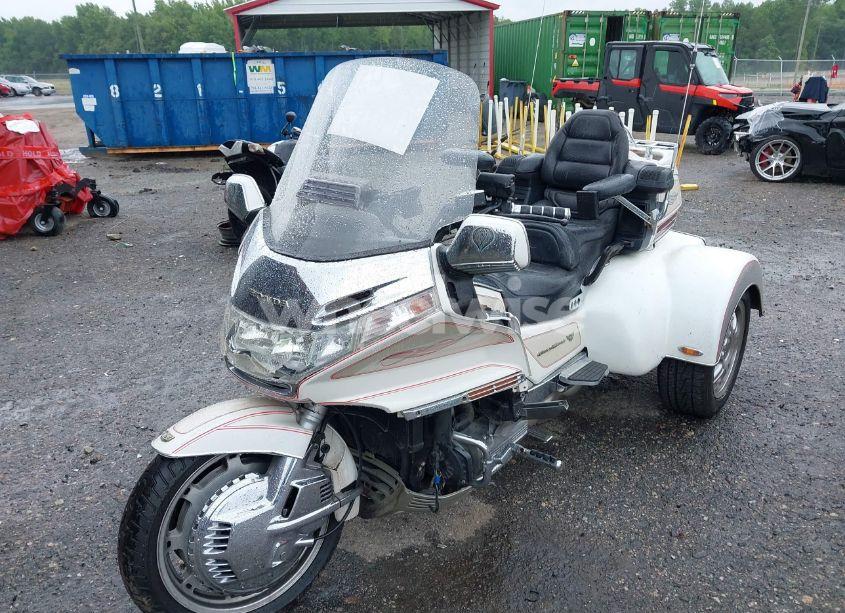 Photo 2 of 1998 Honda Gl1500 SE (VIN 1HFSC2237WA001805)