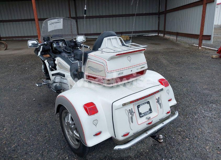 Photo 3 of 1998 Honda Gl1500 SE (VIN 1HFSC2237WA001805)