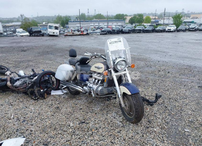 1998 Honda Gl1500 C/2 (VIN 1HFSC3406WA103461) main photo