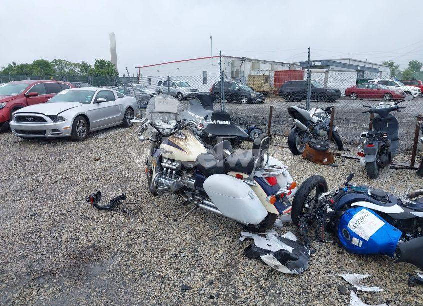 Photo 3 of 1998 Honda Gl1500 C/2 (VIN 1HFSC3406WA103461)