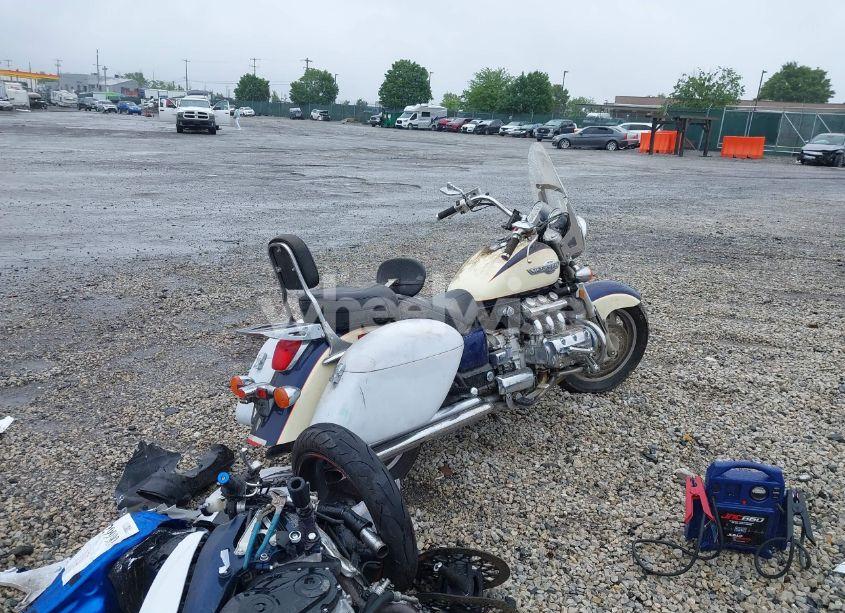 Photo 4 of 1998 Honda Gl1500 C/2 (VIN 1HFSC3406WA103461)