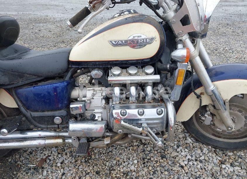 Photo 8 of 1998 Honda Gl1500 C/2 (VIN 1HFSC3406WA103461)