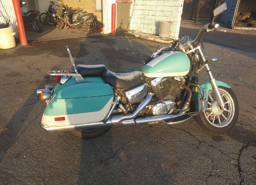 Photo 11 of 1998 Honda Vt1100 CT (VIN 1HFSC3708WA001204)