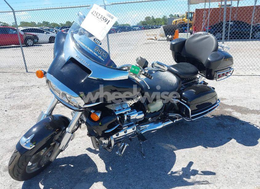 Photo 2 of 2001 Honda Gl1500 CF (VIN 1HFSC41001A200559)