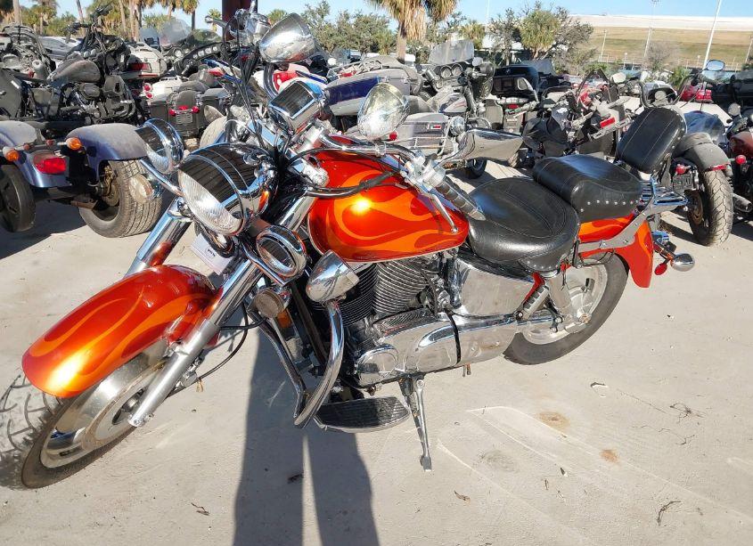 Photo 2 of 2002 Honda Vt1100 C2 (VIN 1HFSC43082A204244)