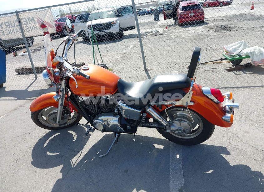 Photo 13 of 2002 Honda Vt1100 C2 (VIN 1HFSC431X2A200687)