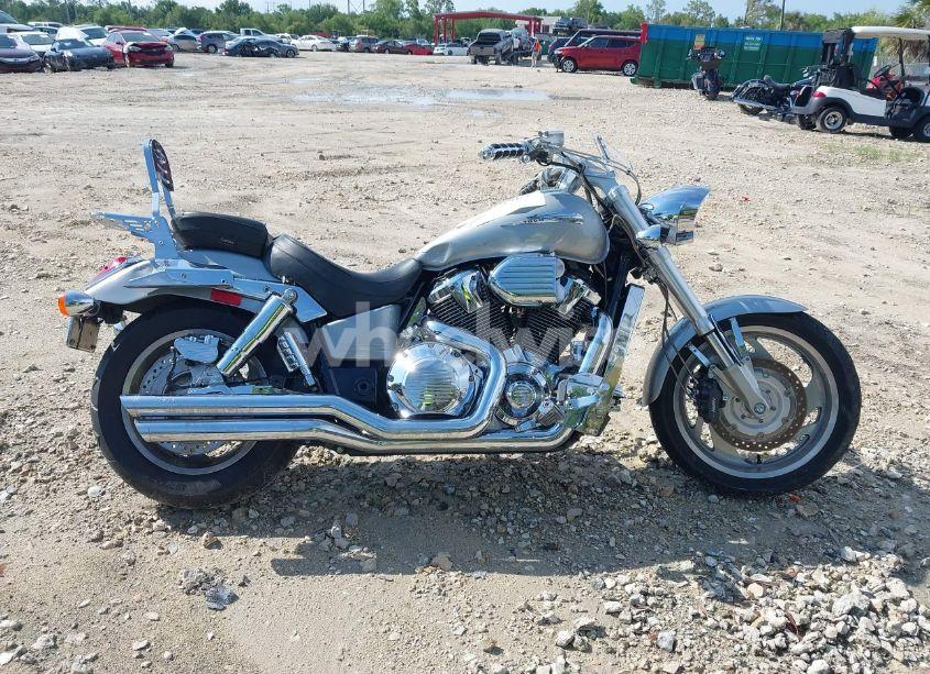 Photo 12 of 2002 Honda Vtx1800 C (VIN 1HFSC46082A009529)