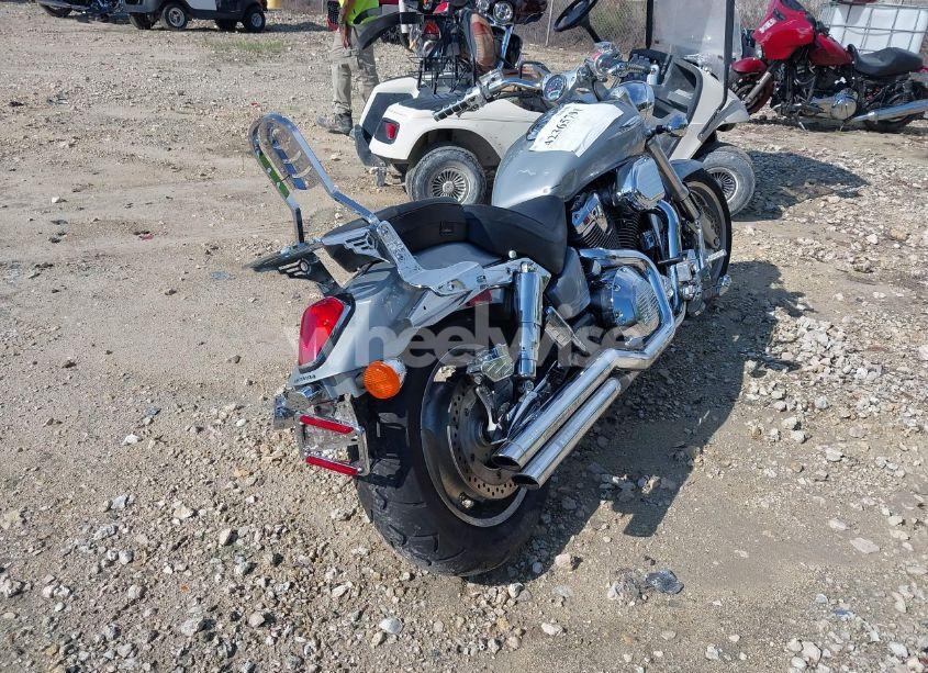 Photo 4 of 2002 Honda Vtx1800 C (VIN 1HFSC46082A009529)