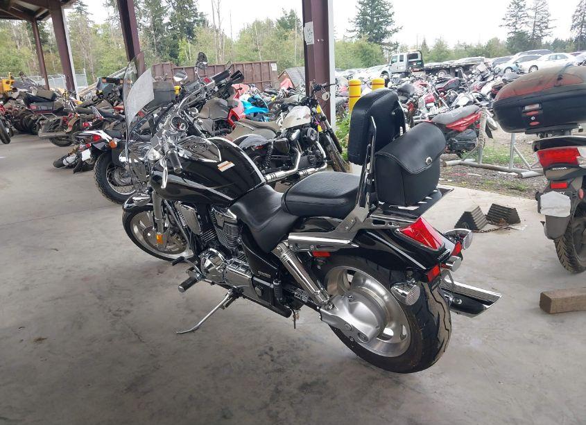 Photo 3 of 2005 Honda Vtx1800 C2 (VIN 1HFSC46305A302923)
