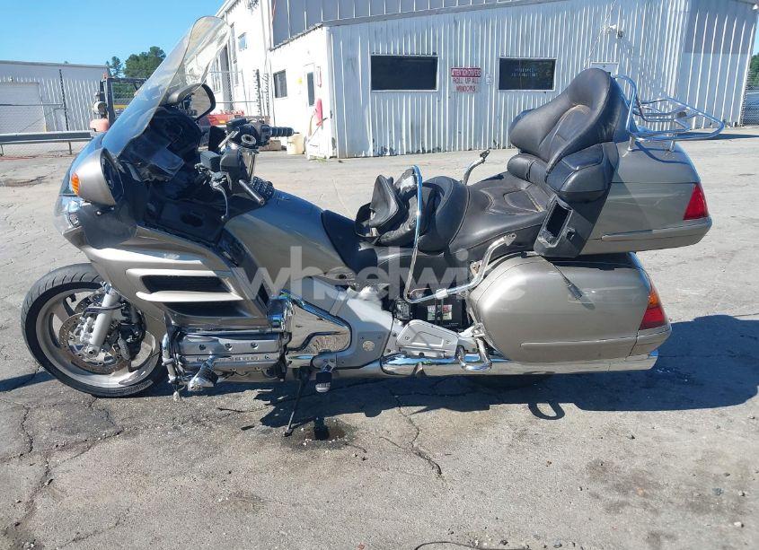 Photo 13 of 2002 Honda Gl1800 (VIN 1HFSC47022A101217)