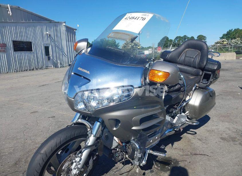 Photo 2 of 2002 Honda Gl1800 (VIN 1HFSC47022A101217)
