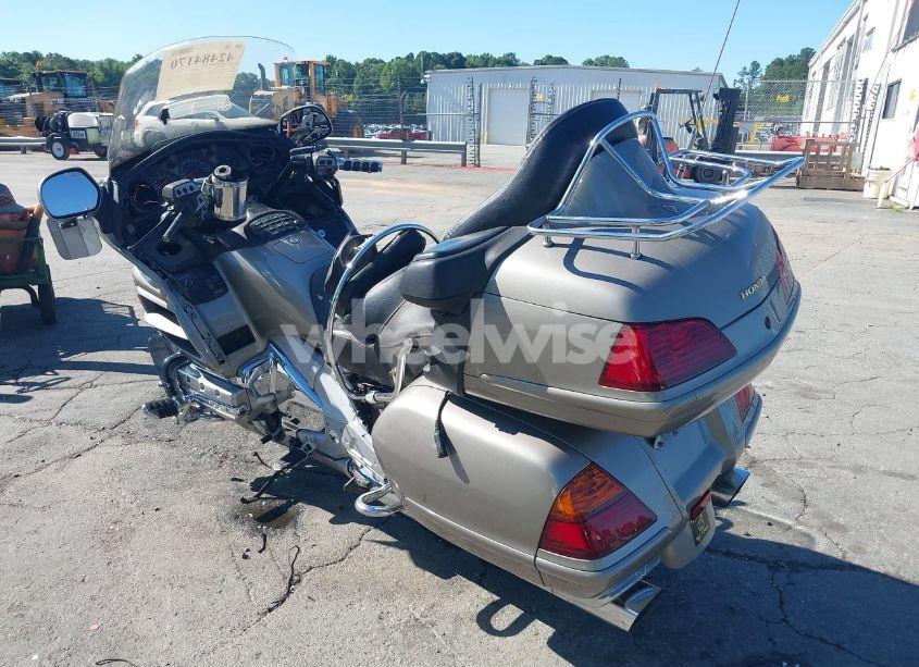 Photo 3 of 2002 Honda Gl1800 (VIN 1HFSC47022A101217)