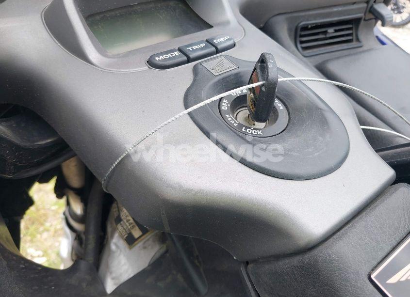 Photo 11 of 2002 Honda Gl1800 (VIN 1HFSC47022A105445)