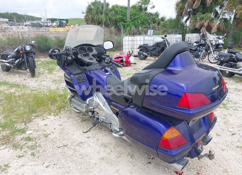 Photo 3 of 2002 Honda Gl1800 (VIN 1HFSC47022A105445)