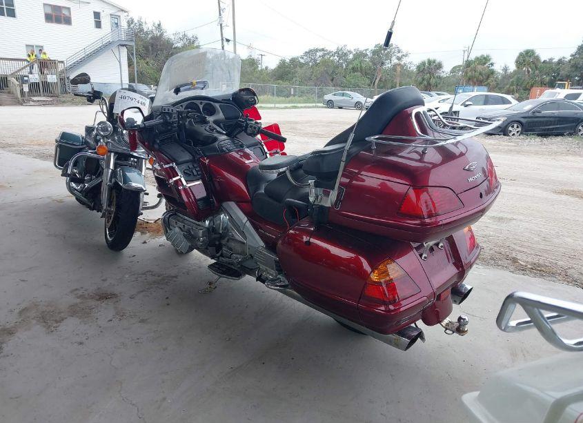 Photo 3 of 2005 Honda Gl1800 (VIN 1HFSC47045A400616)