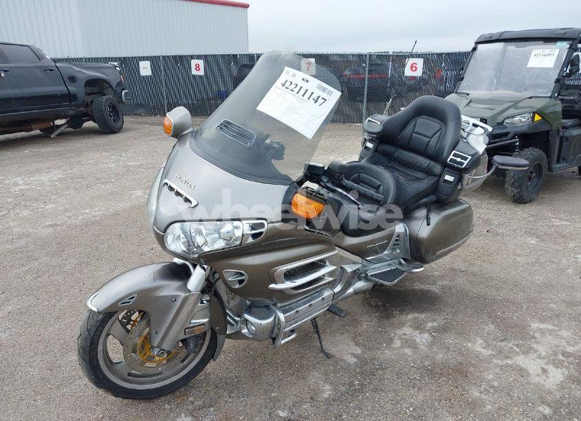 Photo 2 of 2004 Honda Gl1800 (VIN 1HFSC47074A300296)