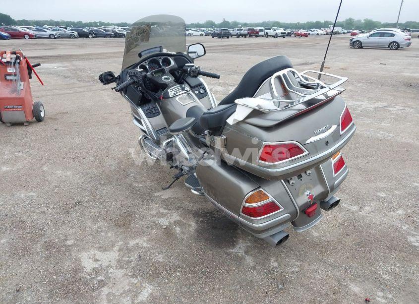Photo 3 of 2004 Honda Gl1800 (VIN 1HFSC47074A300296)