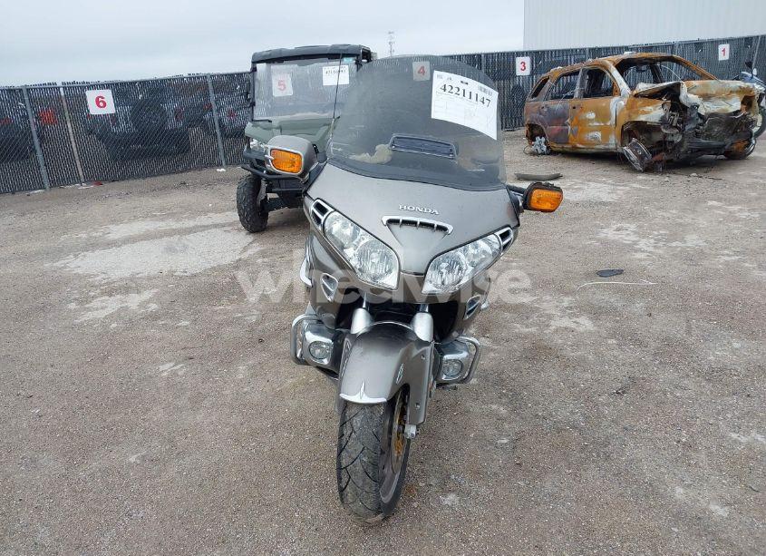 Photo 5 of 2004 Honda Gl1800 (VIN 1HFSC47074A300296)