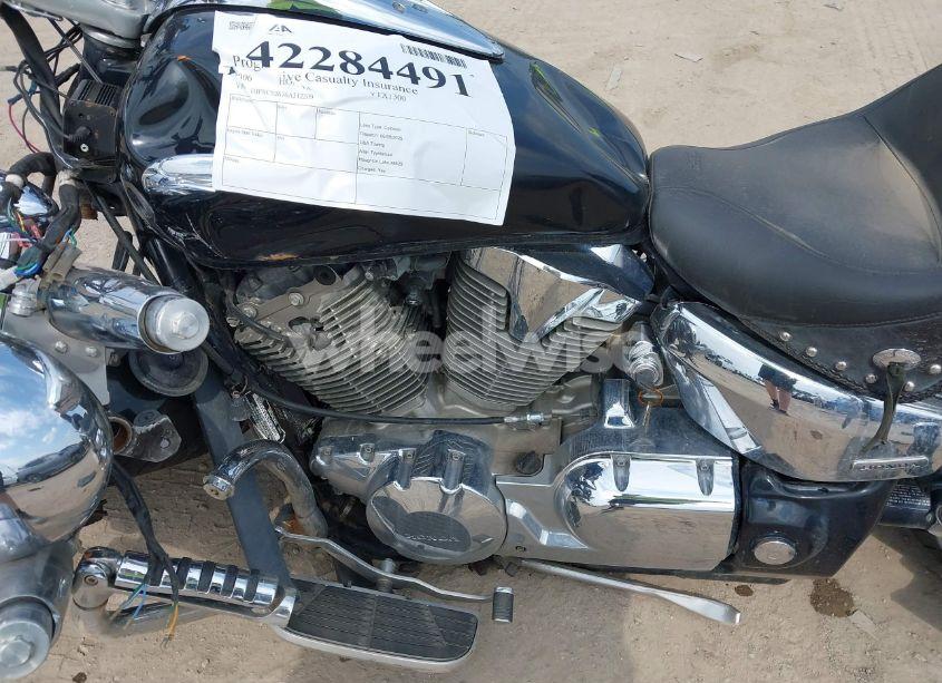 Photo 9 of 2006 Honda Vtx1300 R (VIN 1HFSC52676A312209)