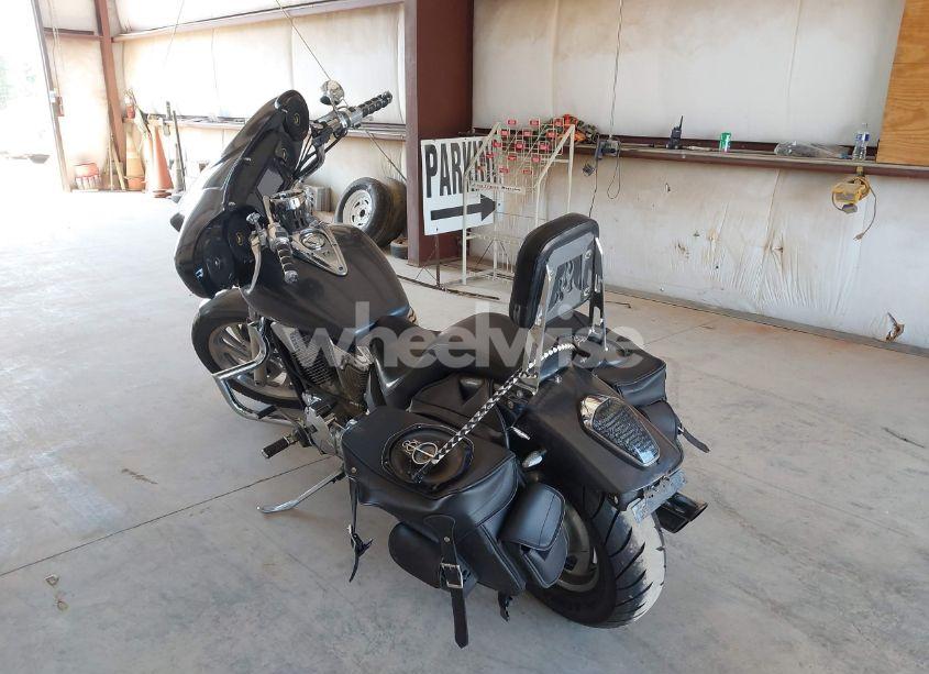 Photo 3 of 2006 Honda Vtx1300 C (VIN 1HFSC55066A209418)