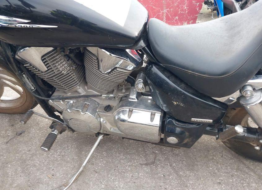 Photo 9 of 2004 Honda Vtx1300 C (VIN 1HFSC55084A004941)