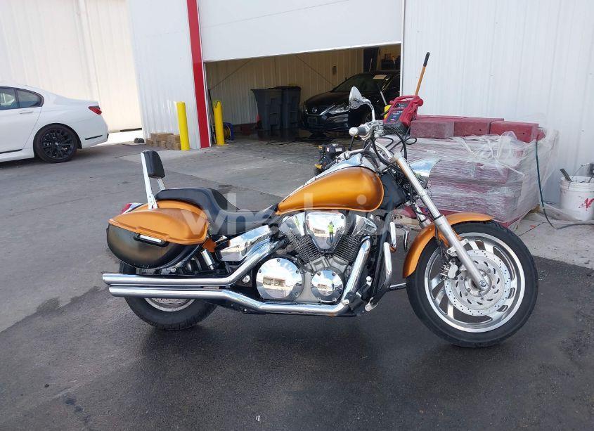 Photo 12 of 2006 Honda Vtx1300 C (VIN 1HFSC550X6A214623)