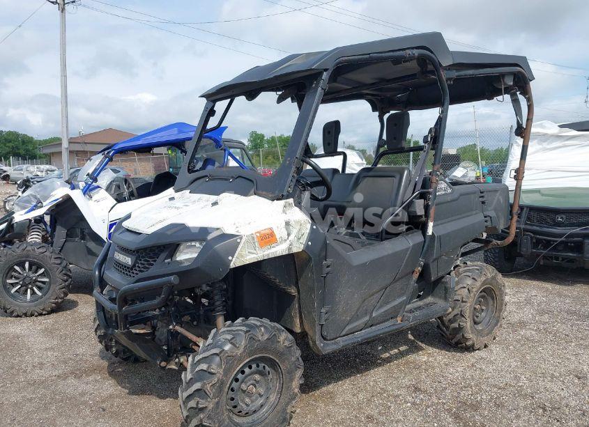 Photo 2 of 2014 Honda Sxs700 (VIN 1HFVE0269E4000867)