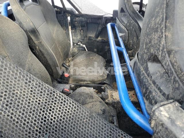 Photo 8 of 2024 HONDA SXS1000 S4R (VIN 1HFVE0621R4400421)