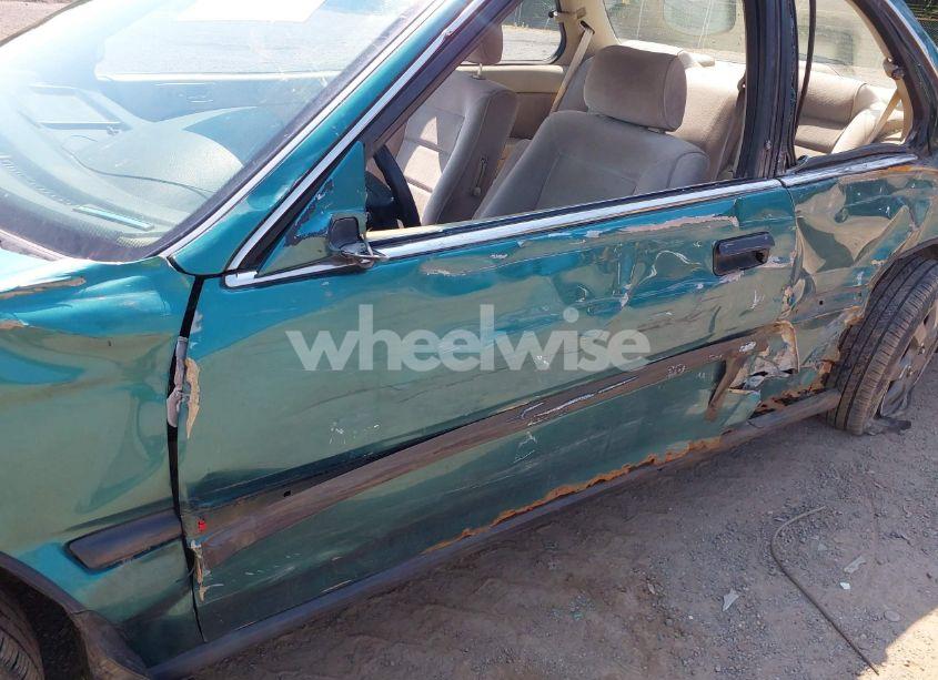 Photo 12 of 1993 Honda Accord LX (VIN 1HGCB7159PA002295)