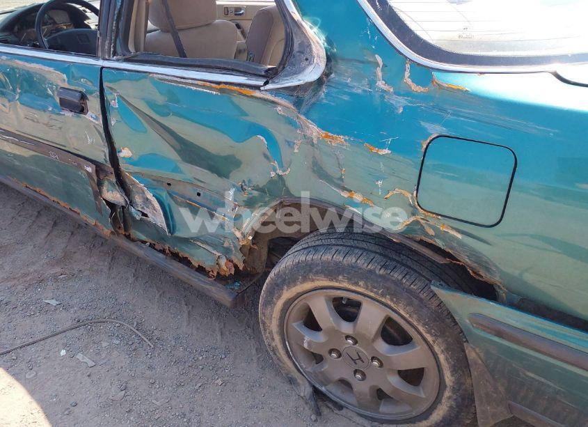 Photo 13 of 1993 Honda Accord LX (VIN 1HGCB7159PA002295)