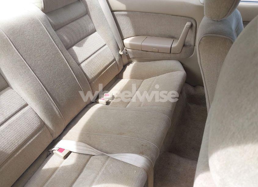 Photo 8 of 1991 Honda Accord EX/EX-R (VIN 1HGCB7267MA005571)