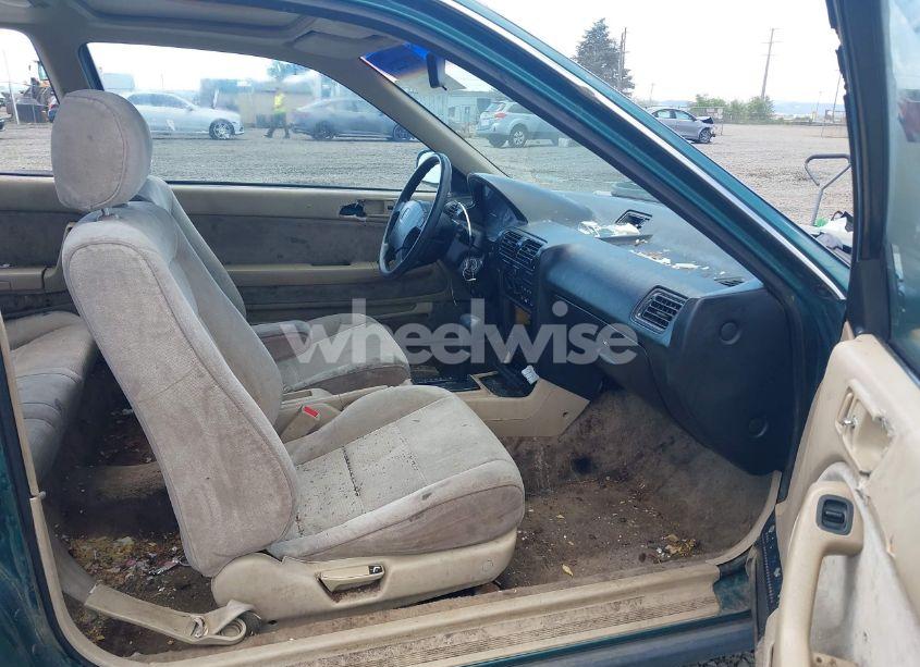 Photo 5 of 1992 Honda Accord EX (VIN 1HGCB7272NA037628)