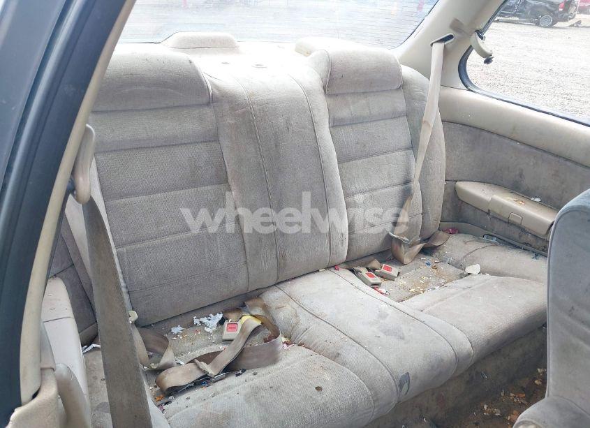 Photo 8 of 1992 Honda Accord EX (VIN 1HGCB7272NA037628)