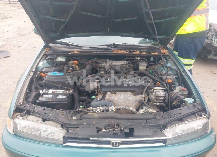 Photo 10 of 1992 Honda Accord EX (VIN 1HGCB7275NA030849)