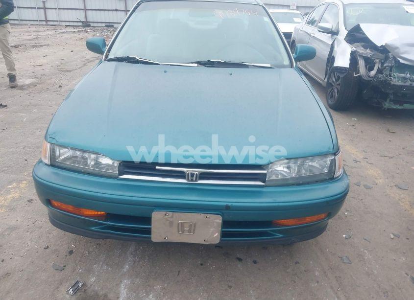Photo 12 of 1992 Honda Accord EX (VIN 1HGCB7275NA030849)