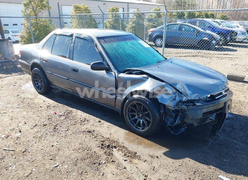 1992 Honda Accord DX (VIN 1HGCB7544NA131933) main photo