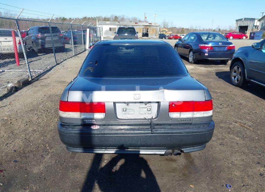 Photo 16 of 1992 Honda Accord DX (VIN 1HGCB7544NA131933)