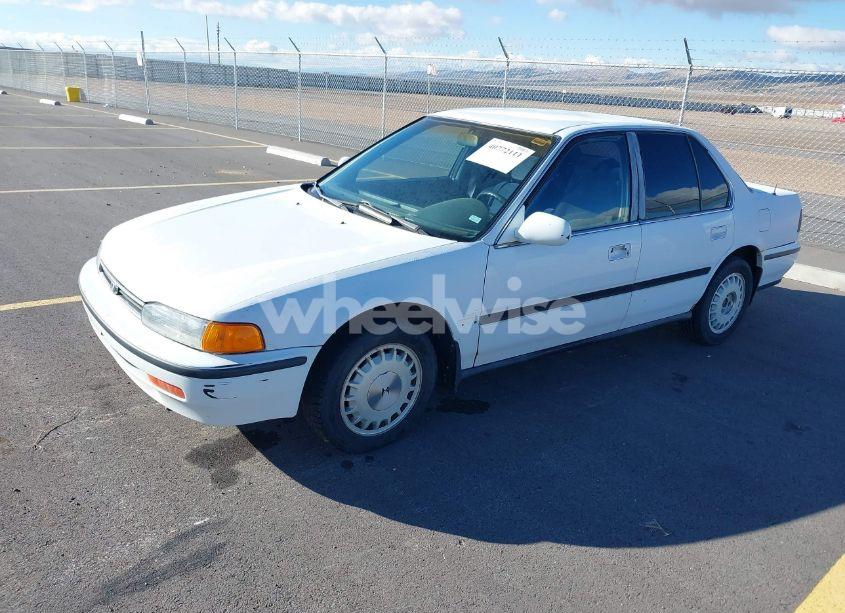 Photo 2 of 1992 Honda Accord LX (VIN 1HGCB7552NA007474)
