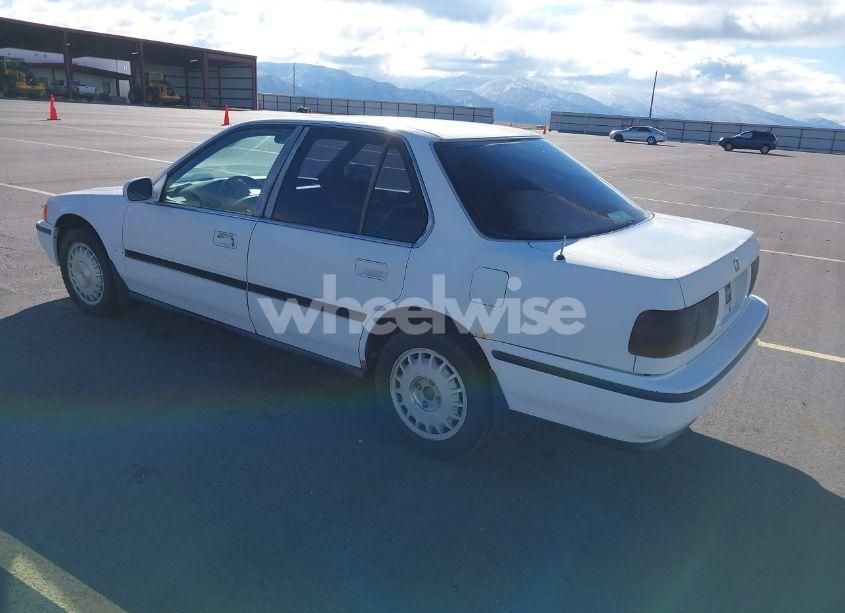 Photo 3 of 1992 Honda Accord LX (VIN 1HGCB7552NA007474)