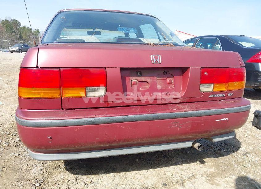 Photo 14 of 1992 Honda Accord EX (VIN 1HGCB7576NA232112)