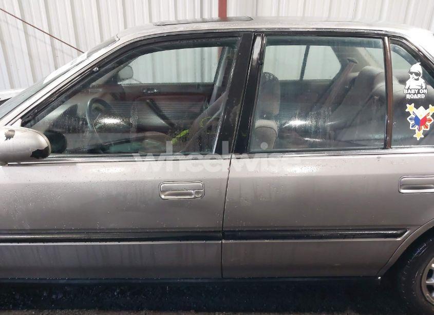 Photo 14 of 1992 Honda Accord EX (VIN 1HGCB7578NA125739)