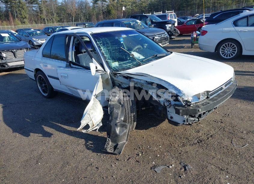 1993 Honda Accord LX (VIN 1HGCB7650PA177303) main photo