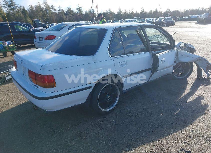 Photo 4 of 1993 Honda Accord LX (VIN 1HGCB7650PA177303)