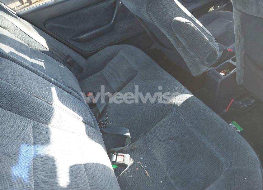 Photo 8 of 1993 Honda Accord LX (VIN 1HGCB7650PA177303)