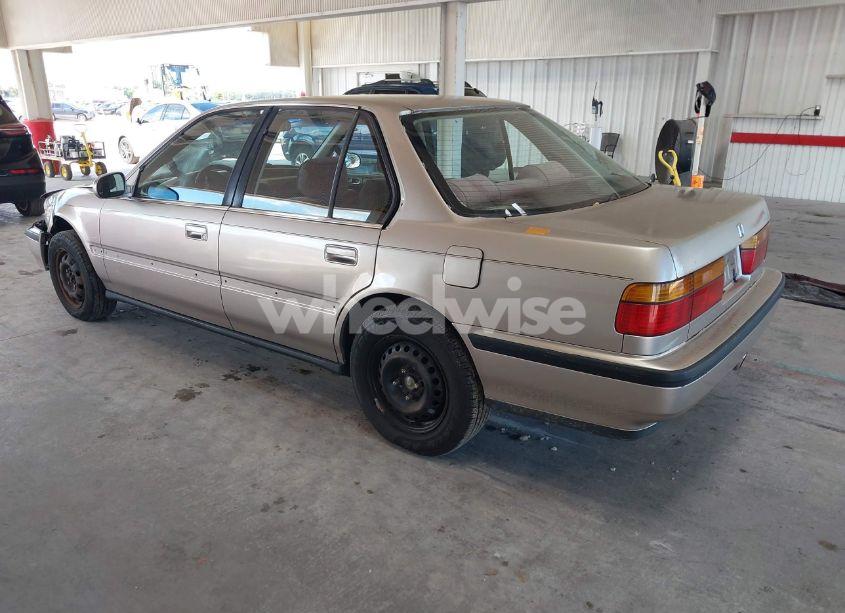 Photo 3 of 1990 Honda Accord LX/EX (VIN 1HGCB7652LA187714)