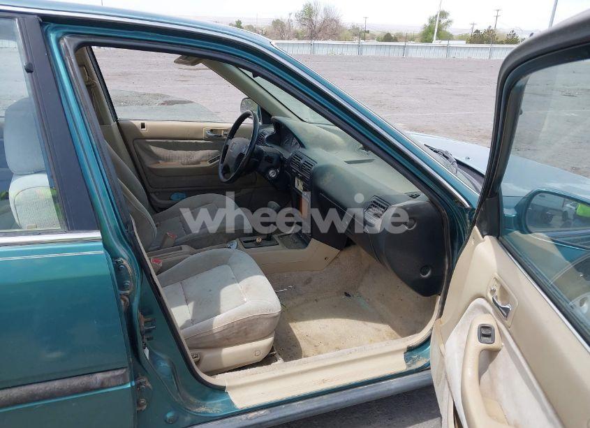 Photo 5 of 1992 Honda Accord LX (VIN 1HGCB7656NA183118)